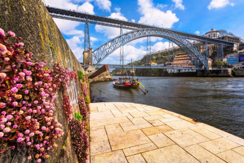 Spring-Porto-Portugal-river-Bridge-sunny-1080×720